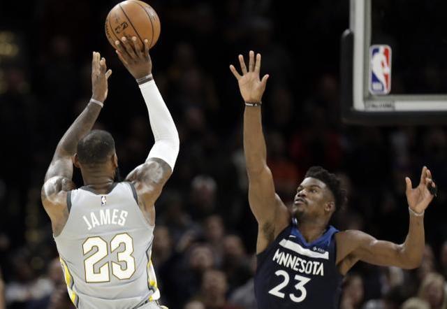 NBA季后赛次轮，巴特勒40分抢断绝杀热火晋级